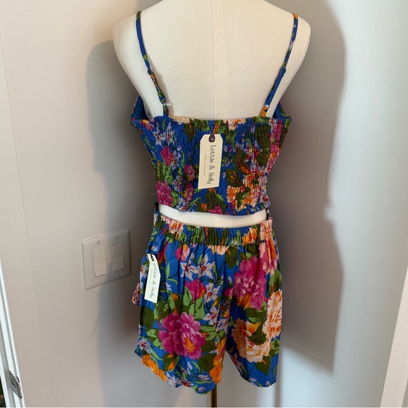 New with tags Floral two piece set - Picture 4 of 8